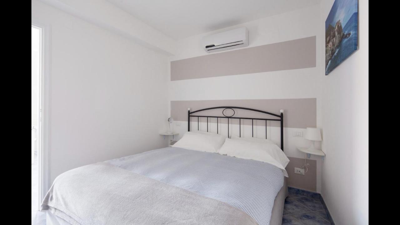 La Linea D'Acqua Apartment Манарола Екстериор снимка