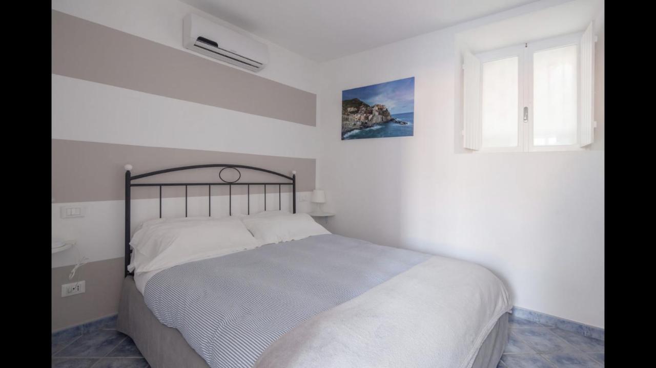 La Linea D'Acqua Apartment Манарола Екстериор снимка